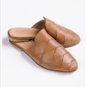 Seychelles survival woven mule in tan